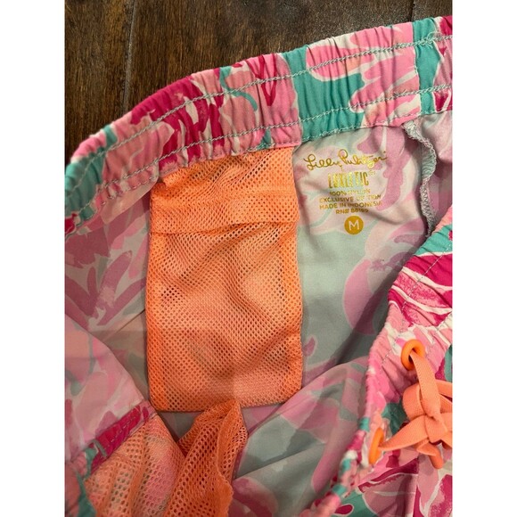 Lilly Pulitzer Luxletic Love Birds Runaround Pull on Shorts size Medium - Picture 3 of 10
